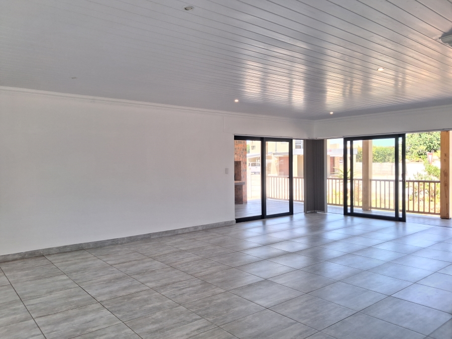 3 Bedroom Property for Sale in Stilbaai Wes Western Cape